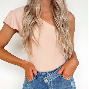 VESTIQUE ONE SHOULDER BODYSUIT - SIZE L